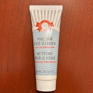 First Aid Beauty Pure Skin Face Cleanser - White and Light Blue
